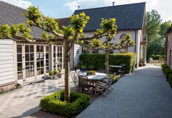 Bed and Breakfast Paellepelhoeve allows 18 year olds to book a room