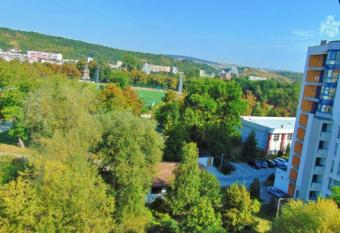 Parc Central Apartment has Balcony rooms