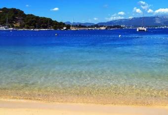 Superbe appartement avec   chapp  e mer has Balcony rooms