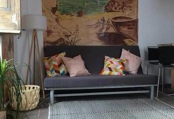 Apartamento de dise  o cerca de tren, playa y BCN has Balcony rooms