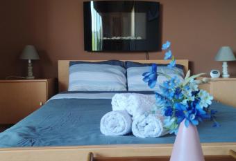 Penthouse Studio next to the Sea has Balcony rooms