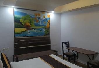 NAMO INSPIRE SMARTINN GUEST HOUSE has Balcony rooms