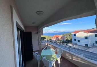 Apartman Barbara has Balcony rooms