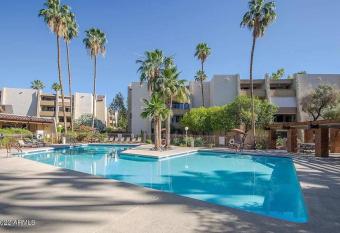 Lux Resort Condo (Old Town Scottsdale!) has rooms with a private hot tub