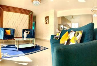 Las Burbujas Ave Espana has Balcony rooms