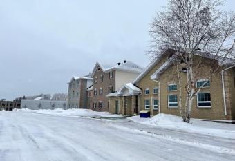 Residence & Conference Centre - Timmins allows 18 year olds to book a room