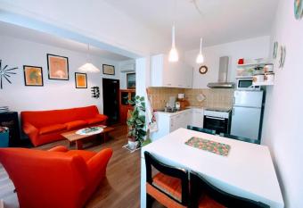 CASA ISMA has Balcony rooms