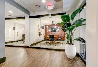 FRONTDESK Avere Southside Quarter Apts Jacksonville allows 18 year olds to book a room