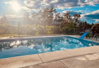 Hummingbird House has Balcony rooms