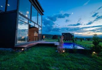 Hermoso Loft con Alberca y vista a San Miguel allows 18 year olds to book a room