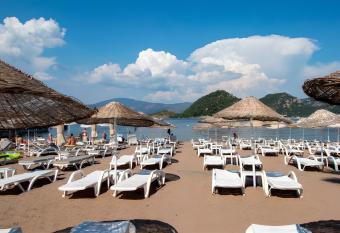 SUPREME BEACH     MELER Adults Only allows 18 year olds to book a room