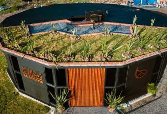 Casa con Gruta Termal Privada en San Miguel 1 allows 18 year olds to book a room