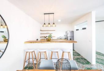 Emerald House has Balcony rooms