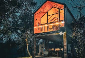 Maui Wikendaya has Smoking/Balcony rooms