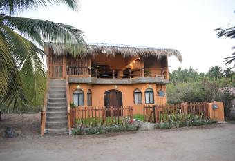 Casa del Mar by Playa Larga has Balcony rooms