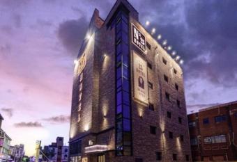 Number25 Hotel Namchuncheon allows 18 year olds to book a room
