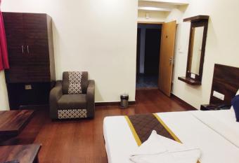 Royal wood Premier allows 18 year olds to book a room