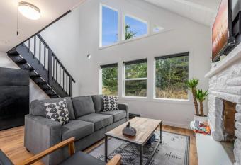 Tidal House 4 has Balcony rooms