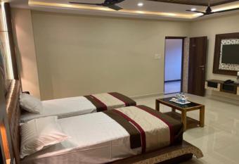 Ambionece Hotel allows 18 year olds to book a room