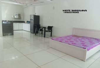 Hotel nova galaxy allows 18 year olds to book a room