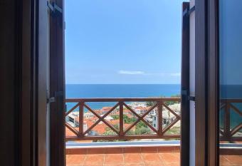 Luna Bay has Balcony rooms