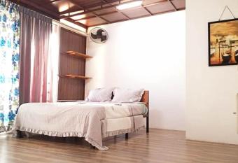 Casa Italia Luxury Rooms allows 18 year olds to book a room