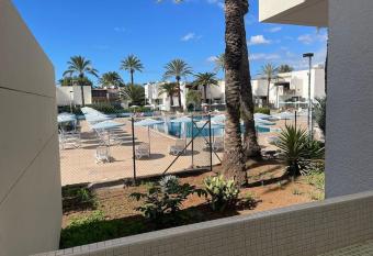 Pool view apartment Primavera allows 18 year olds to book a room