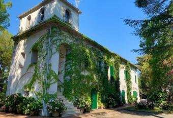 Aurora Holiday House has Smoking rooms