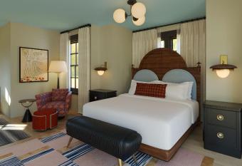 Zelda Dearest has Balcony rooms