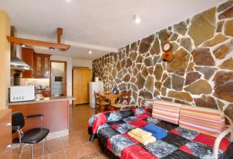 Estudio Mario has Balcony rooms