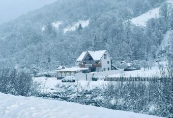 Cabana Denis & Kevin has Balcony rooms