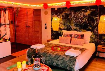 Loveroom Jungle Love Proche Disneyland has Balcony rooms