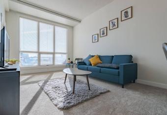 Lovely, charming and cozy 1 bdrm with free parking has Balcony rooms