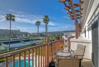 Private Balcony Overlooking Pool, Gated Parking, Walk to Resort has Balcony rooms