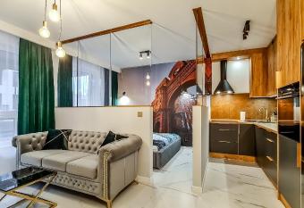 Gold Apartament przy Ksi    ym M  ynie - Gara   - Dost  p na Kod - FV has Balcony rooms