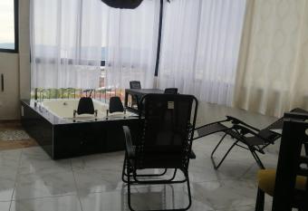 Heinz B. has rooms with a private hot tub