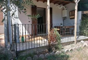 Casa Laghetto has Balcony rooms