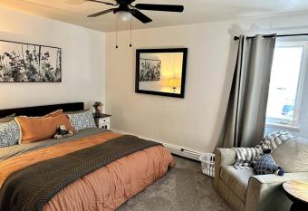 Comfortable 2br Apt Central allows 18 year olds to book a room