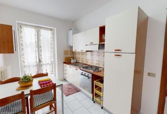 Appartamento Lago di Como 2 has Balcony rooms