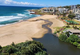 1002 Santana has Balcony rooms