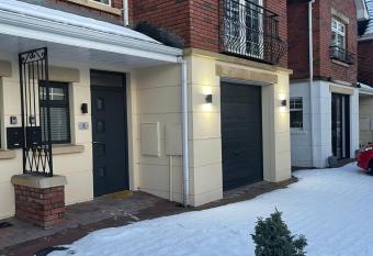 St Elmos Townhouse allows 18 year olds to book a room