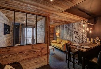 Appartement    Bouleau allows 18 year olds to book a room