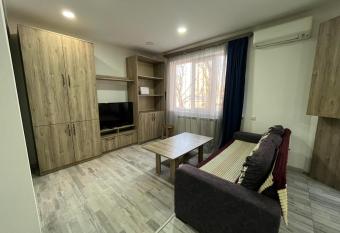 Apartament in Azatutyun 11 str. allows 18 year olds to book a room