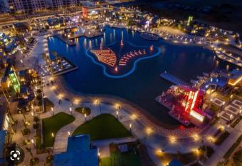 luxury apartment 3BR                                     has rooms with a private hot tub