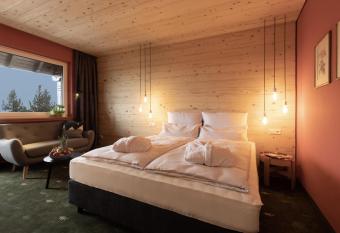 Das Hohenried allows 18 year olds to book a room