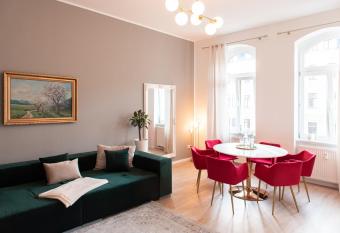 The Grande Ka  berg Apartment has Balcony rooms