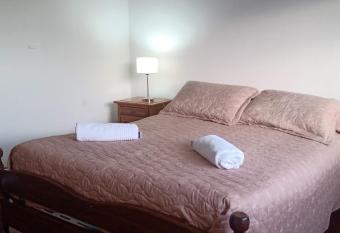 Departamento temporario consultar estacionamiento allows 18 year olds to book a room