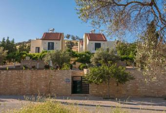 Vidakis Villas 4 has Balcony rooms