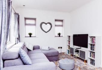 Willow Chalet near Cartmel & Lake Windermere has Balcony rooms