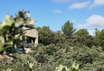 LE CABANON 2.42 allows 18 year olds to book a room